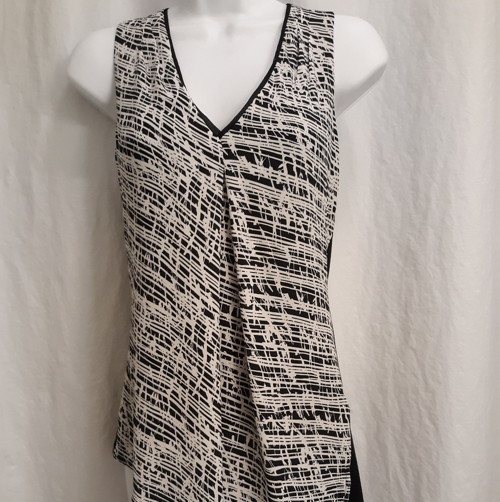 SOLD White House Black Market  Top size SM